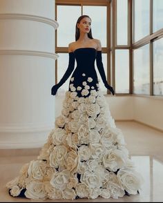 Fancy Dresses For Red Carpet, Couture Gowns Runway, Charity Gala Aesthetic, Charity Gala Dress, Charity Event Dress, Dresses For Party Night, Event Dresses Elegant, Princess Dresses Aesthetic, Chanel Gown