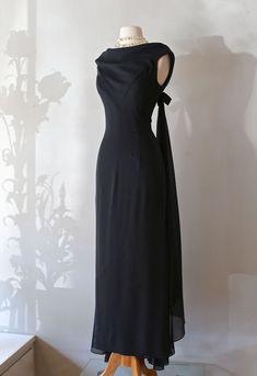 Vintage Dress Silhouette, 1960 Evening Gowns, 1960 Dresses Formal, 1960s Fashion Formal, Vintage Little Black Dress, Vintage Formal Dresses Classy, 1960s Formal Fashion, 1940s Evening Wear, Vintage Evening Wear