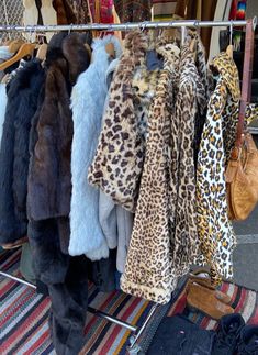 Vintage Store Aesthetic, Leopard Girl Aesthetic, Leopard Print Coat Aesthetic, Cheetah Fur Coat Aesthetic, Vintage Leopard Print Winter Outerwear, Leopard Print Coat Grunge, Mia 3, I'm With The Band, Doja Cat