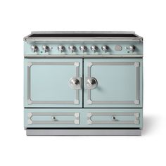 an old fashioned stove with two burners and knobs on the front, against a white background