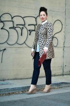 Plus Size Photo Poses, Jeans Pumps, Look Legging, James Jeans, China Doll, Giovanna Battaglia, Leopard Coat, Look Plus Size, Zara Coat