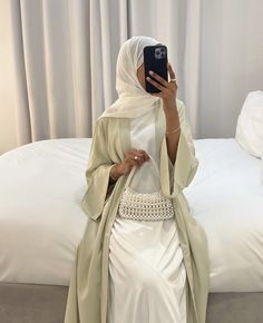 White Hijab Style, Muslim Girl Outfits, Modest Outfits Muslim, Modest Winter Outfits, Modest Fashion Hijab, Mode Abaya, Modesty Fashion, Modest Wear, Islamic Fashion