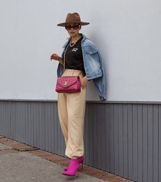 Pink Booties Outfit, Booties Outfit Winter, Estilo Pinterest, Vintage Street Fashion, Booties Outfit, Color Combinations For Clothes, Fall Winter Wardrobe