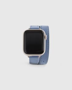 The best in tech meets the finest in fashion with our Leather Double Wrap Apple Watch Band. Handcrafted from the finest top-grain calf leather, this double-wrap band features sleek saddle stitching and a stainless steel buckle. Designed to last a lifetime, this piece is a smart choice for your smart watch. Best Apple Watch, New Apple Watch, Apple Watch Case, Apple Watch Bands Leather, Apple Watch Strap, Watch Case, Top Grain Leather, Steel Blue, Free Bag