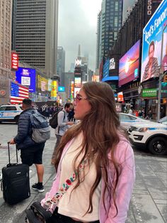 New York City | Times Square | NYC | city lights | Instagram poses | city aesthetic | New York | Times Square NYC | sunglasses | long hair | beach waves | long hairstyles | brunette Nyc Life, Square Photos, Dream City, Selfies, Travel Usa, Times Square, Hair Wrap