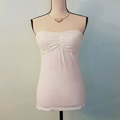 Nwt Strapless Lace Bra Top Xl Feminine Stretch Bandeau Tube Top, White Strapless Stretch Camisole, Stretch Bandeau Camisole, White Seamless Strapless Tank Top, Feminine White Bandeau Tube Top, Feminine Stretch Sleeveless Tube Top, Strapless Beach Camisole, White Feminine Bandeau Top, Feminine White Bandeau Top