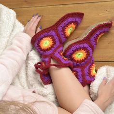 Handmade Yarn Socks For Winter, Crochet Socks, Warm Socks, Cute Socks, Christmas Crochet, Perfect Outfit, Socks, Embroidery, Knitting