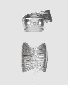 Details: Silver coord set. coming with bralet top and short skirtTop Length: CroppedSleeve Length: Sleeveless Skirt Length: ShortMaterials:95% Polyester + 5% Spandex 90s Hip Hop Aesthetic, Emo Outfit Ideas, Clueless Fashion, Hip Hop Fashion 90s, 90s Y2k Fashion, Bralet Tops, 90s Hip Hop Fashion, Sleeveless Skirt, Coord Set