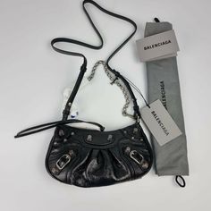 Black Leather Shoulder Bag, Balenciaga City Bag, Fit Inspo, Winter Style, The Netherlands, Tracking Number, Leather Shoulder Bag, Feathers, Balenciaga