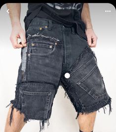 Reworked Jeans Men, Jeans To Shorts Diy, Diy Clothes Ideas, Diy Jean Shorts, Upcycling Jeans, Denim Outfit Men, Punk Shorts, Ropa Upcycling, Denim Repair