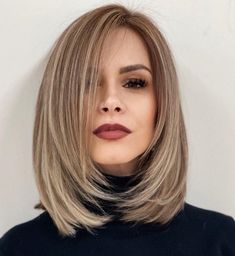 Medium Brunette Hair, Angled Hair, Medium Layered Hair, Medium Curly Hair Styles, Medium Short Hair, Shoulder Length Hair Cuts, Round Face Haircuts, Brown Blonde Hair, Medium Hair Cuts