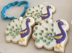 Peacock Cookies, Peacock Cake, Cookies Royal Icing, Sweet Sugarbelle, Bird Cookies, Sugar Cookie Royal Icing, 3d Cookie, Cupcake Shops, Decorating Cookies