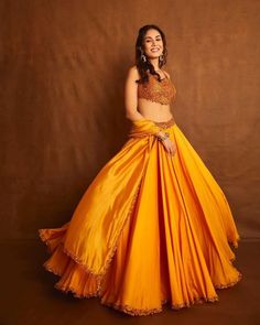 Mustard Yellow Lehenga, Mustard Lehenga, Handkerchief Pattern, Mira Kapoor, Punit Balana, Up Hairdos, Blouse Lehenga, Half Shaved Hair, Mira Rajput