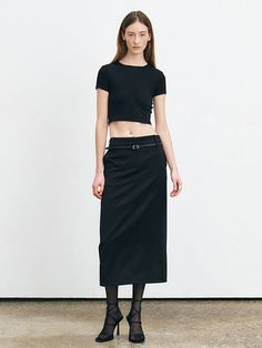 This is HACIE’s straight long skirt comes with a slim belt as part of the set. The double-layered waistband is a design highlight. Made with a wool blend fabric, it offers a sturdy texture that effectively complements body shapes. Pair it with a jacket or blouse to create a feminine chic atmosphere.- It's a great item for daily wear- It can be styled with different tops to create various looks- The back zipper allows for easy removal- Practicality is enhanced with side pockets Fitted Long Skirt With Belt, Straight Long Skirt, Slimmer Belt, Feminine Chic, Long Skirt, Body Shapes, Daily Wear, Wool Blend, Texture