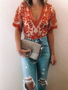 Estilo Hippie, Floral Short, Floral Print Shorts, Mode Inspiration, Primavera Estate, Ripped Jeans, Look Fashion, Spring Summer Fashion, Spring Outfits