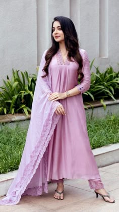 Latest Churidar Designs Party Wear, New Model Anarkali Dresses, Aline Kurti Neck Design, Function Wear Churidar, Churidhar Hand Designs Pattern, Churidar Neck Designs Latest Fashion, Partywear Kurti Designs, Aline Kurta Designs, Churidhar Models Latest Party Wear