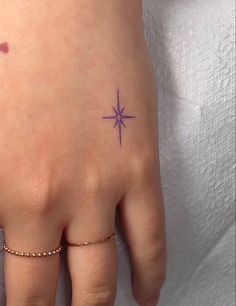 Spiritual Connection Tattoo, Ear Tats, Tattoos 2022, Ephemeral Tattoo, Sparkle Tattoo, Le Tattoo, Tiny Tats, Hand And Finger Tattoos, Petite Tattoos