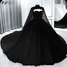 Outfits Leggins, Goth Prom, Quinceañera Ideas, Pretty Quinceanera Dresses, Quince Ideas