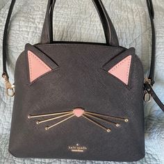 Small Kate Spade Handbag, Like New! Comes With A Crossbody Strap You Can Use Or Just Use As Handbag. In Excellent Condition! Had One Zipper Pocket Inside And 2 Open Pockets On Either Side Of Zipper Pocket. Cat Handbags, Kate Spade Handbags, Kate Spade Bag, Zipper Pocket, Inside Pocket, Kate Spade, Bag Lady, Handbags, Women Shopping