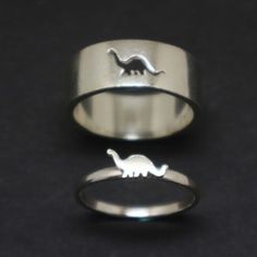 Velociraptor Dinosaur Promise Ring for Couples Dino Jewelry | Etsy Dinosaur Rings, Dinosaur Ring, Dinosaur Jewelry, Cute Promise Rings, Fossil Ring, Promise Ring Set, Simple Engagement, Promise Rings For Couples, Couples Ring Set