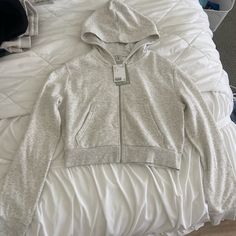 Has Never Been Worn And Still Has Tag. H&m Fall Sweatshirt With Ribbed Cuffs, H&m Long Sleeve Sweatshirt With Ribbed Cuffs, H&m Winter Sweatshirt With Ribbed Cuffs, H&m Relaxed Fit Sweatshirt For Winter, H&m Relaxed Fit Winter Sweatshirt, H&m Long Sleeve Tops With Ribbed Cuffs, H&m Casual Sweatshirt With Ribbed Cuffs, Casual H&m Sweatshirt With Ribbed Cuffs, H&m Long Sleeve Sweatshirt For Winter