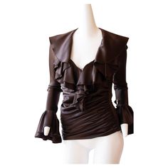 Jean-Louis Scherrer chocolate, with flare long sleeve and side rouching with zipper 100% Silk EU 40 Jean Louis Scherrer, Flare Long Sleeve, Shirt Blouses, Top Blouse, Ruffle Blouse, Zipper, Silk, Fashion Outfits, Long Sleeve