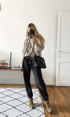 Madrid Outfits, Beige Outfit, Boho Chic Outfits, Outfit Inspiration Fall, Mode Inspo, Outfit Inspo Fall, Estilo Boho, Outfits Casuales, Edgy Fashion