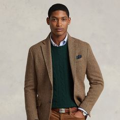 Our Polo Soft sport coat puts a modern spin on classic preppy style with a natural shoulder slightly structured chest and partial lining. This unisex version is crafted with a wool-blend herringbone fabric that was custom-developed for Ralph Lauren. Classic Preppy Style, Herringbone Jacket, Herringbone Blazer, Herringbone Fabric, Soft Tailoring, Classic Preppy, Estilo Preppy, Polo Ralph Lauren Mens, Ralph Lauren Men