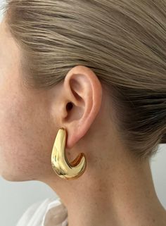 18k gold, water and tarnish-resistant, 1.5" Timeless Gold Jewelry With Gold-tone Hardware, Modern Gold Jewelry With Gold-tone Hardware, Classic Yellow Gold Jewelry With Gold-tone Hardware, Trend Jewelry, Mineral Jewelry, Gold Water, Love Hat, Ear Rings, Super Ideas