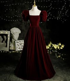 Velvet Formal Dress, Prom Dress Burgundy, Dark Red Dresses, Velvet Prom Dress, Dream Prom, Prom Dress Evening, Vintage Princess, Burgundy Velvet