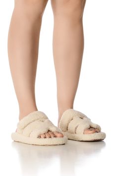 The AZALEA WANG Jacobean Cram Fuzzy Sandal is a fuzzy-textured faux sherpa flat sandal featuring a squared open toe, dual adjustable velcro straps, cut out toe band detailing, and a flat sole. Complete with a textured rubber outsole and a slip-on fit. Pair this style with oversized cargos and a cropped cardigan for an effortless brunch look. (All measurements are approximate from size 8) - Textile Upper - Rubber Outsole - Square Open Toe - Flat Sole - Imported Product ID: 390258 Fuzzy Sandals, Azalea Wang, All White Party, White Accessories, White Party, Cropped Cardigan, Velcro Straps, White Shoes, Flat Sandals