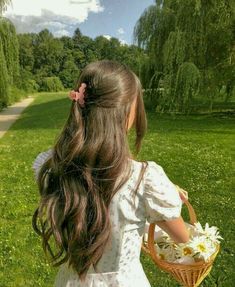 Princess Aesthetic, Grunge Hair, Dream Hair, The Grass, Aesthetic Hair, Pretty Hairstyles, Aesthetic Girl, Hair Looks, Hair Goals