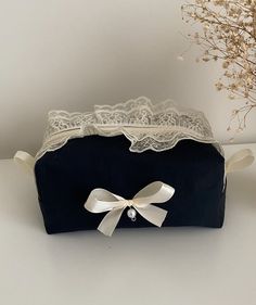 Handmade Makeup Bag in Black full size: 9in x 5in x 5in made to order Note:  Coin Purse and the Makeup Bag are sold separately! Minimal Makeup Bag, It Girl Makeup, Sewing Makeup Bag, Handmade Makeup Bag, Diy Makeup Bag, Black Makeup Bag, The It Girl, Cute Makeup Bags, Handmade Makeup