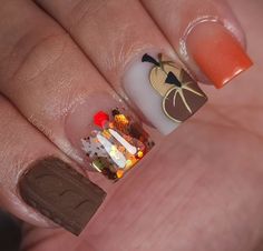 29 Ideas for Short Fall Nails Short Fall Nails Ideas, Fall Gel Manicure Ideas, Fall Nails Pumpkin, Fall Short Nail Designs, Halloween Short Nails, Otoño Nails, Spooky Manicure, Bold Nail Art, Nails Pumpkin