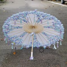 Chinese Umbrella, Diy Crochet Flowers, Floral Umbrellas, Rare Clothing, Umbrella Decorations, Cute Umbrellas, Japanese Umbrella, Umbrella Wedding