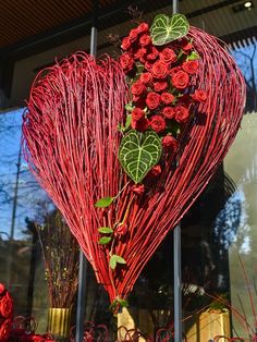 Claudia Tararache Designing love hearts with rose Red Naomi Valentines Window Display, Flower Shop Display, Valentines Party Decor, Easter Flower Arrangements, Floral Installation, Corporate Flowers, Window Display Design, Hearts And Roses, Easter Flowers