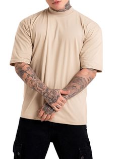 Camiseta Oversized Masculino Lisa Streetwear  Somos fabricantes e garantimos em nossa loja qualidade e preços acessíveis.  Camisetas  Oversized se caracteriza por ser mais alongada e também com mangas até o cotovelo, conhecida como modelo streetwear. *Envio Rápido, em até 24h úteis* Nosso Diferencial: - Modelagem Oversized ( proporcionando maior conforto a peça ) - Cobre gola de ombro a ombro - Costura dupla e reforçada - Tecido 100% Algodão Premium - 180 gramatura - Malha com tingimento reativo Streetwear Model, Beige T Shirts, Oversized Streetwear, Beige Style, Mens Streetwear, Oversized Shirt, Oversized Tshirt, Fitness Fashion, Shirt Style