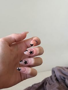 #starnails #nails #stars Almond Star Nails Designs, Star Girl Nails, Nails Stars, Stars Nails, Lily Nails, Nail Picking, Star Nail Designs, Ideas Uñas, Girl Nails