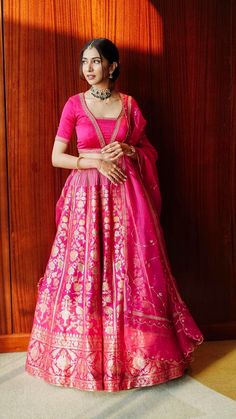 Banarasi Lehenga Designs, Lehenga Designs Latest, Long Skirt Top Designs, Lehenga Bridal, Lehenga Saree Design, Simple Lehenga, Lehenga Red, Indian Outfits Lehenga, New Saree Blouse Designs