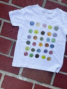 This All the Moods T-shirt is so fun and colorful for any little one! *Also available in an adult t-shirt and crewneck Kids Graphics, Organization Decor, Kids Set, Kids Swimming, Kids Pajamas, One Piece Dress, Business Outfits, Kids Sweatshirt, Kids Tops