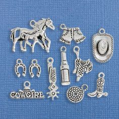 Collection de breloques argentées antiques sur le thème de la cow-girl, en alliage de zinc. Parfait pour les bracelets, pendentifs, boucles d'oreilles, tirettes de fermeture éclair, signets et porte-clés !



Dimensions : 10 mm - 30 mm

Taille du trou : 2 mm



Vous recevrez 1 lot de 11 breloques.

 

VEUILLEZ NOTER : De temps en temps, je peux avoir besoin de remplacer l'un des charmes par un autre de valeur égale ou supérieure... tout en restant dans le thème de la collection.



Besoin de pl Crimp Bead Covers, Weave Shop, Ribbon Ends, Charm Collection, Beading Tools, Crimp Beads, Custom Charms, Beading Needles, Cow Girl