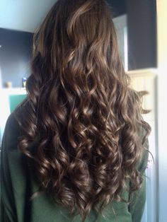 Curls Super Curled Hair, Light Curled Hair, Curled Hair Aesthetic, Irish Curls, Soft Curls For Long Hair, 2c Curls, Dark Brown Wavy Hair, Loose Curls Medium Length Hair, Princess Curls