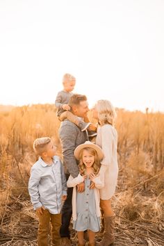 Iowa family photo Best Photo Poses For Families, Fall Pic Ideas Family, Combined Family Pictures, Fall Family Photos Family Of Five, Family Poses Of 5 Picture Ideas, Family 5 Photo Poses, Family If 5 Photo Ideas, Vintage Looking Family Photos, Family Of 7 Photo Ideas