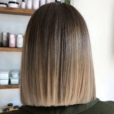 Handpainted Balayage, Balayage Brown To Blonde, Blonde Dip Dye, Lob Hair, Balayage Brown, Rambut Brunette, Short Ombre Hair, Brown Ombre Hair, Ombre Hair Blonde