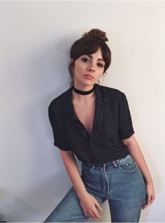 Polka dots & denim … Blouse - vintage Jeans - vintage ‘pepe’ jeans Choker - found on depop Alice Catherine, Alternative Fashion Plus Size, Fashion Tips For Girls, Quick Fashion, Fashion Tips For Men, Petite Fashion Tips, Tall Fashion, Jean Vintage, Fashion Hacks Clothes