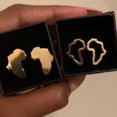 Smooth Africa Continent Shaped Stud Earrings. Brand new in clear plastic packaging. Black Jewelerry gift box included. * Stainless steel with gold or silver plated finish. * No tarnish, rusting or discolouring. * Gorgeously unique. I also having the matching pendants available for dispatch immediately here:  https://www.etsy.com/uk/listing/641553086/smooth-gold-or-silver-africa-african?ref=listings_manager_gridv Silver Gold Plated Plug Earrings As Gift, Silver Gold-plated Plug Earrings For Gift, Africa Continent, Matching Pendants, Minimalist Earrings Studs, African Continent, Minimalist Studs, Black Jewelry, Plastic Packaging