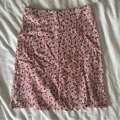 Perfect Condition Never Worn Brandy Melville Clare Skirt No Longer Sold In Stores Pink Denim Skirt, Red Floral Skirt, Black A Line Skirt, Womens Skorts, Camo Mini Skirt, Tan Skirt, Checkered Skirt, Ruffle Mini Skirt, White Mini Skirt