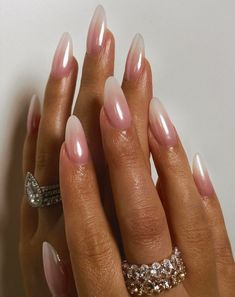 Photo Shoot Nails, European Summer Nails, European Nails, Daily Fits, Formal Nails, Pearl Nails, Neutral Nails, Bridal Nails, Fire Nails