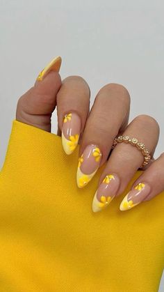 Beginners Nails Ideas, Different Shades Of Yellow Nails, Nail Trends 2024 Summer, Practice Nails, Purple Nail, Simple Summer