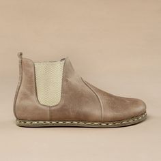 "Our Atlantis Handmade barefoot boots combine high-quality leather and traditional shoemaking skills. It is only through our know-how and belief in barefoot boots, a wealth of experience, and the best materials that we are able to create this unique and top-quality shoe. - Made in Turkey - 100% Natural - 100% Handmade - Ankle Boots - Hand-Stitched - Natural Leather Upper - Natural Leather Lining - Water Buffalo Leather Sole What are Barefoot Shoes? It is time to feel...EVERYTHING Barefoot walkin Barefoot Sandals Women, Timeless Boots, Barefoot Boots, Boots Wide, Shearling Slippers, Shoes Stand, Minimalist Shoes, Chelsea Boots Women, Water Buffalo